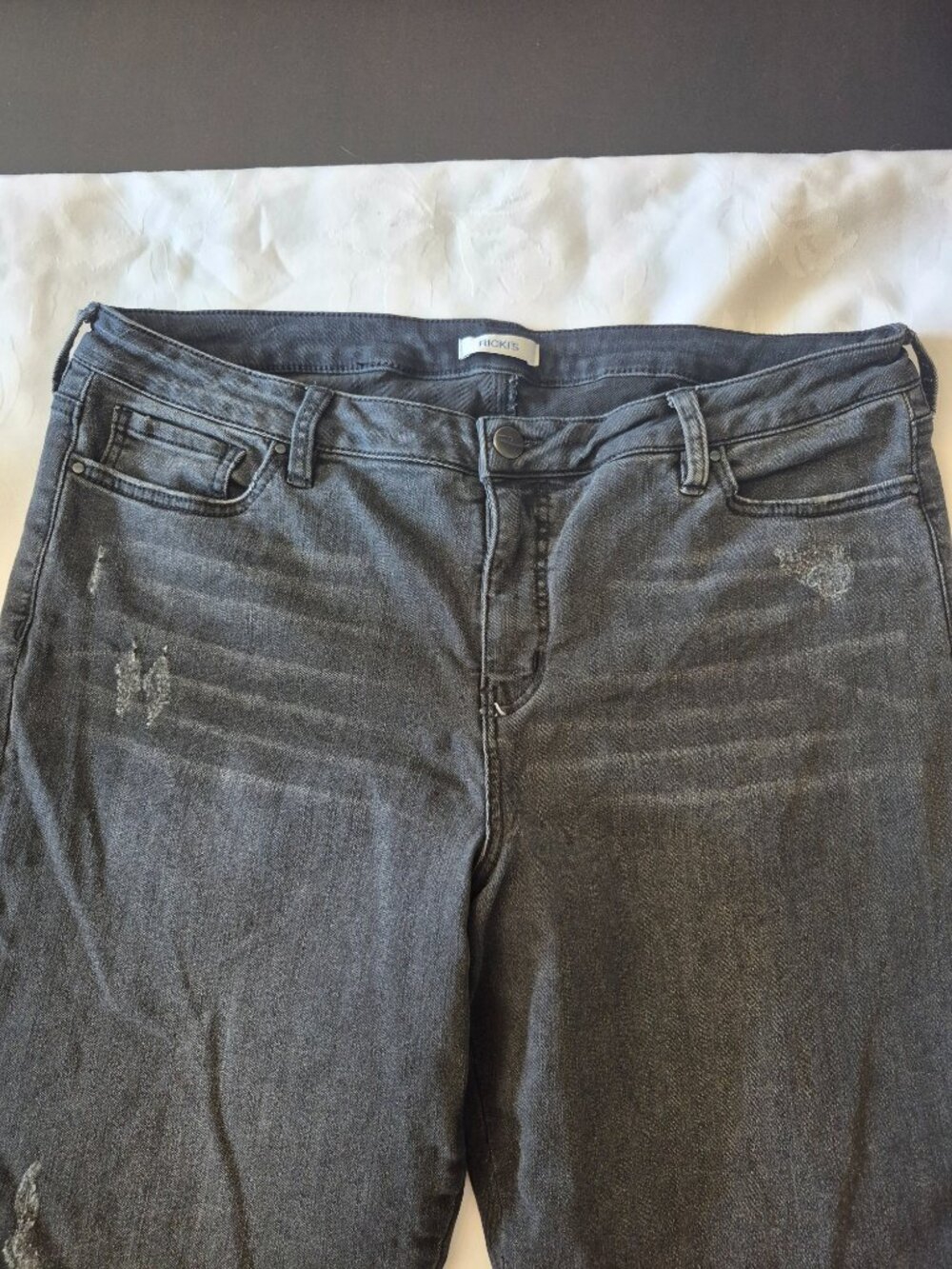 Cropped Jeans - Picture 2 of 9